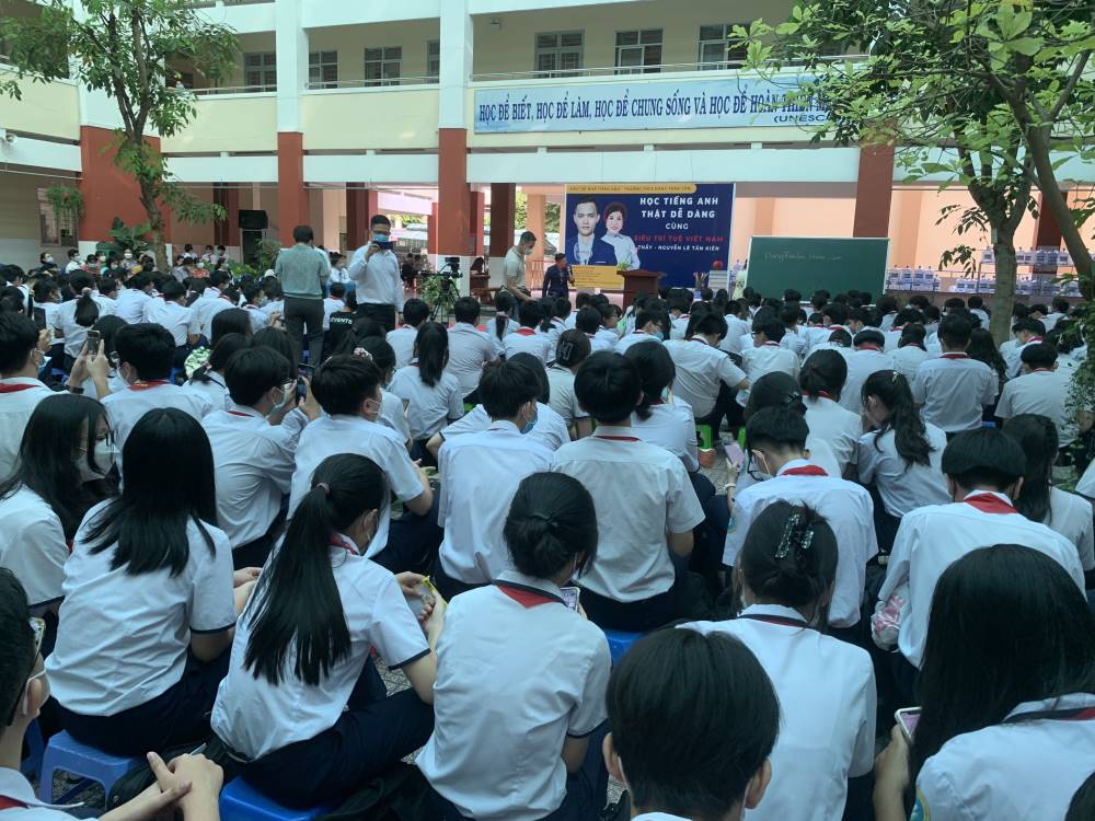 Siêu trí nhớ tiếng đào tạo tại trường trung học cơ sở Đặng Trần Côn, Tân Phú, TP. Hồ Chí Minh
